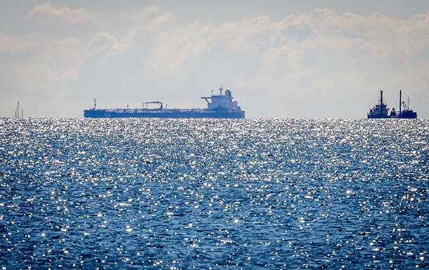 Почти 20% нефтяных танкеров принадлежат к "теневому флоту" России - СМИ