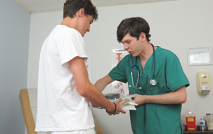 CollegeBoyPhysicals - Dakota Lovell, Andy Adler - Dropping Off Some Samples