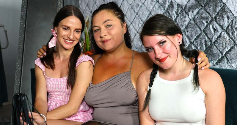 Christina Santes , Liliana Lily, Mari Secret - Teaching girls