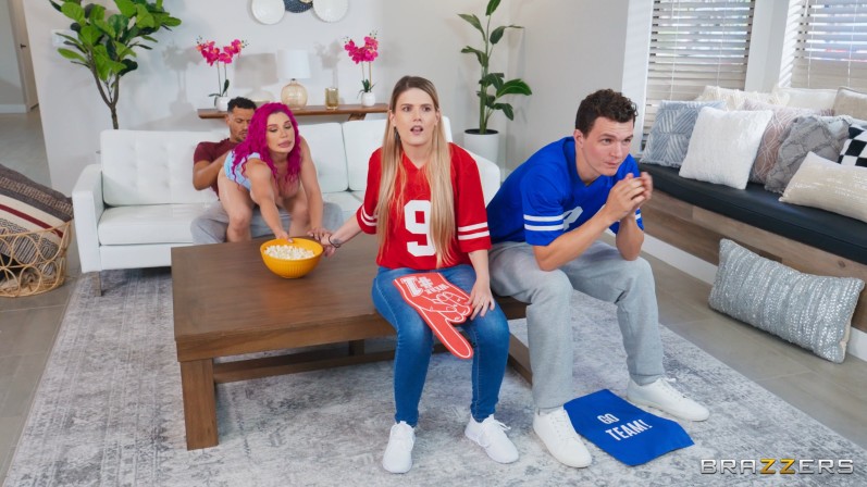 Lily Lou - Opposite Teams Attract