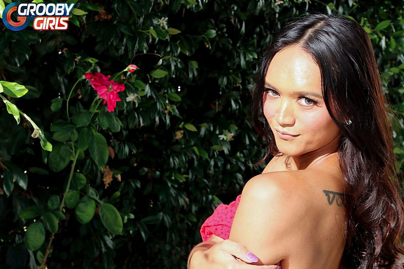 ,rea Zhay Gets Her Ass Pounded (GroobyGirls) HD 720p