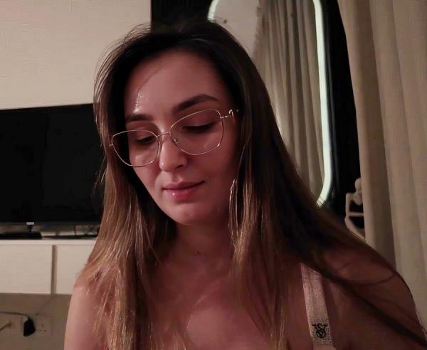 A Boy Found An Erotic Photo Album Of His Best Friend's Stepmother and Fuck Her  (FullHD)