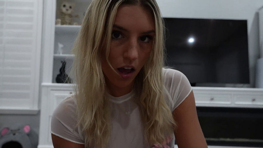 College Teen Girl Gets a HUGE FACIAL After a Halloween Party Ambie Bambii (Onlyfans) FullHD 1080p