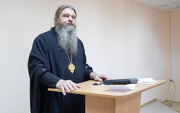 В РПЦ призвали бить детей, чтобы они "не вырастали идиотами"