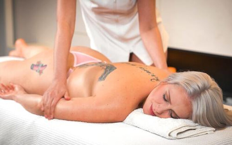 Gigi Max, Mel Melicious - Erotic Massage [FullHD 1080P]  (MassageSins)