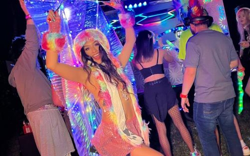 Lux La Fox - Silent Disco Party [FullHD 1080P]  (Let'sPostIt)