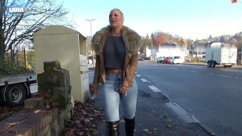 Lara-CumKitten - Extrem vollgepisst Sexy Jeans und Stiefel Walk [FullHD 1080P]  (MyDirtyHobby)
