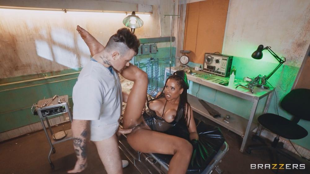 Kira Noir, Logan Xander - Nurse Noir