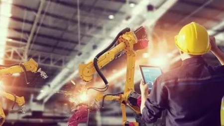 A Complete Beginner's Guide to Industry 4 0