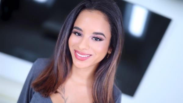 Isabella Jules - Amateur Allure Introduces Isabella Jules, Petite Sexy Latina Loves to Please [FullHD 1080p]