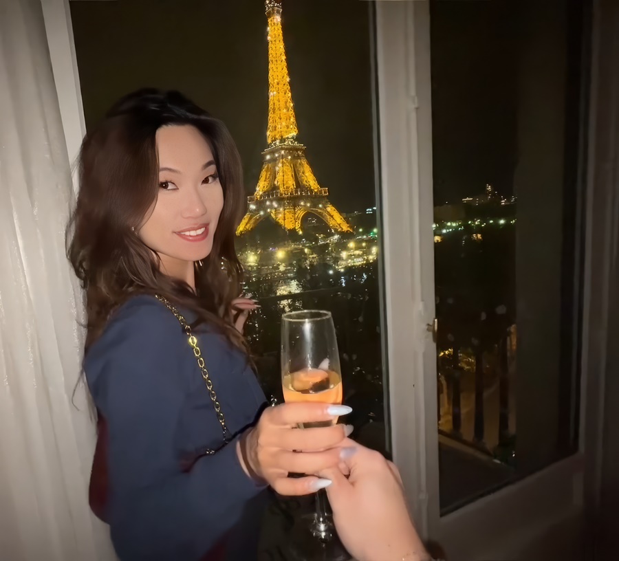 Lucy Mochi Anal In Paris