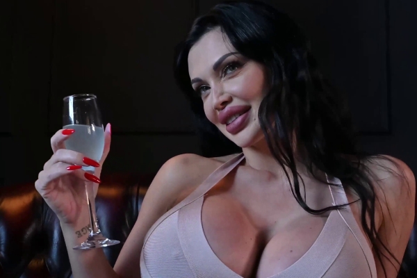 Aletta Ocean - I Seduced the Bartender
