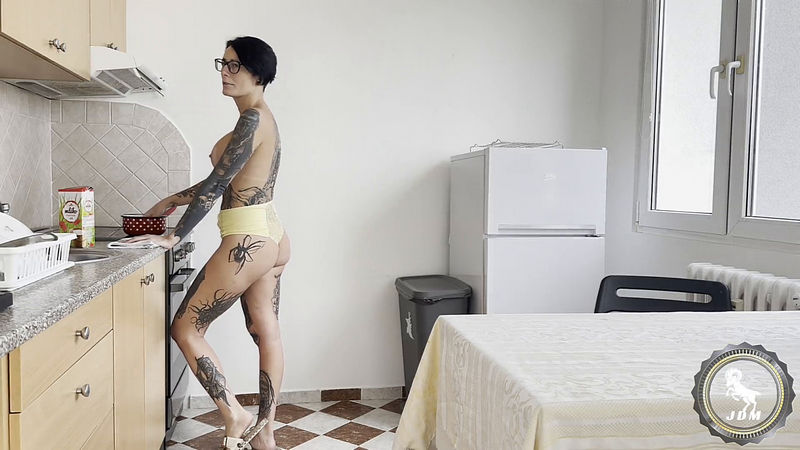 My Makes Me Breakfast Topless And Ends Up Fucking Me Joe Di Marco (Onlyfans) FullHD 1080p