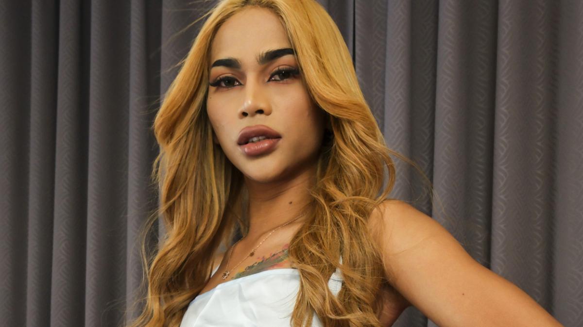 Palmy - Blonde Palmy!