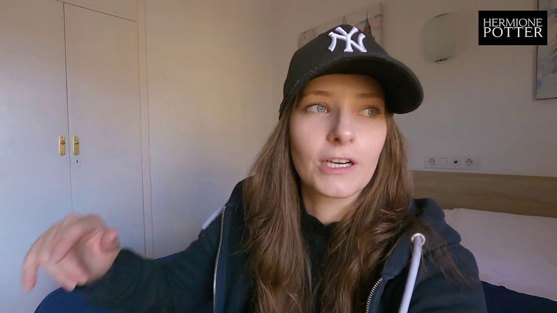 We Visit Mallorca In Spain And Strangers Watch How i Suck His Cock Vlog Hermione Potter (Onlyfans) FullHD 1080p