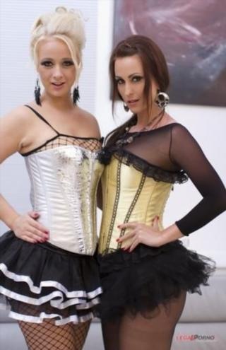 Simone Peach, Bambi Bella- Simone Peach & Bambi Bella Super Buns Video SZ158  - [2.06 GB]