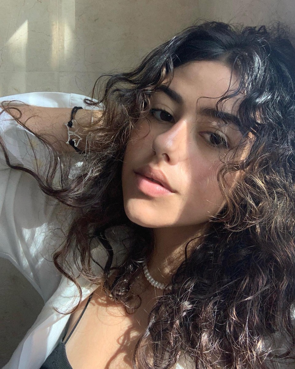 Izamariposa / izabellaavargas - vuelve a dar una rica mamada a cambio de promo para su OF - Blowjob