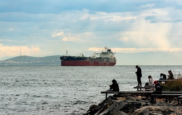 Индия начала скупать нефть у Ирака и Катара - Bloomberg