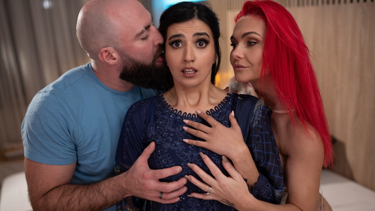 Roxi Keogh, Aaliyah Yasin - Sister, What The Fuck!