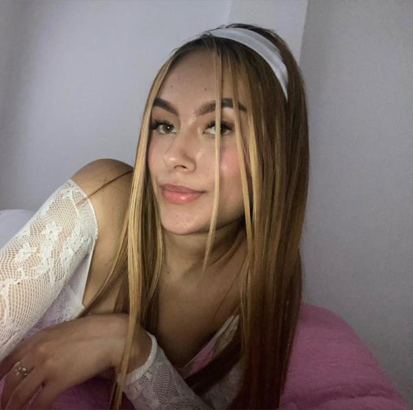 Izawoodas - Playing Erotic Dice in the Mall - Blowjob #2 [FullHD 1080p]