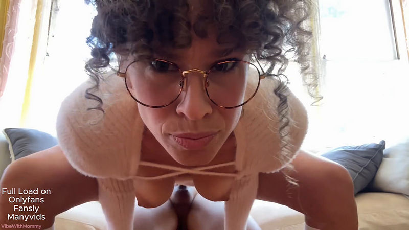 Fucking a Fan From The Thrift Shop Vibewithmommy (Onlyfans) FullHD 1080p