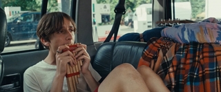 Развеселые каникулы / La famille Hennedricks (2025/WEB-DL/WEB-DLRip) Развеселые каникулы / La famille Hennedricks (2025/WEB-DL/WEB-DLRip)