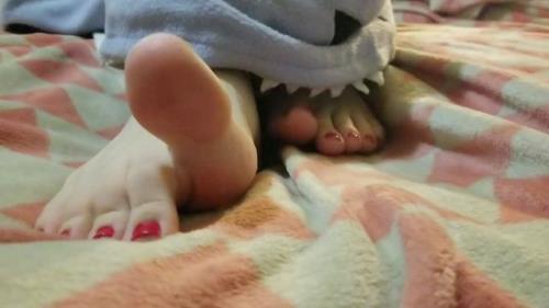 Klintelle Moore - Trans Vore - Shark Devours Klintelle Headfirst And Digests Her [FullHD, 1080p]