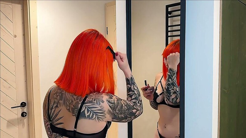 Scarletvixenofficial - Ich schminke mich in Dessous und du bist ganz nah dabei [FullHD 1080P]  (MyDirtyHobby)