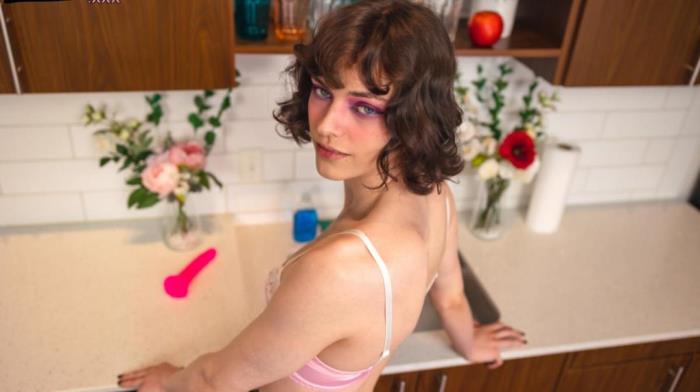 Zoie White - Zoie Heats Up the Kitchen! [FullHD 1080p]