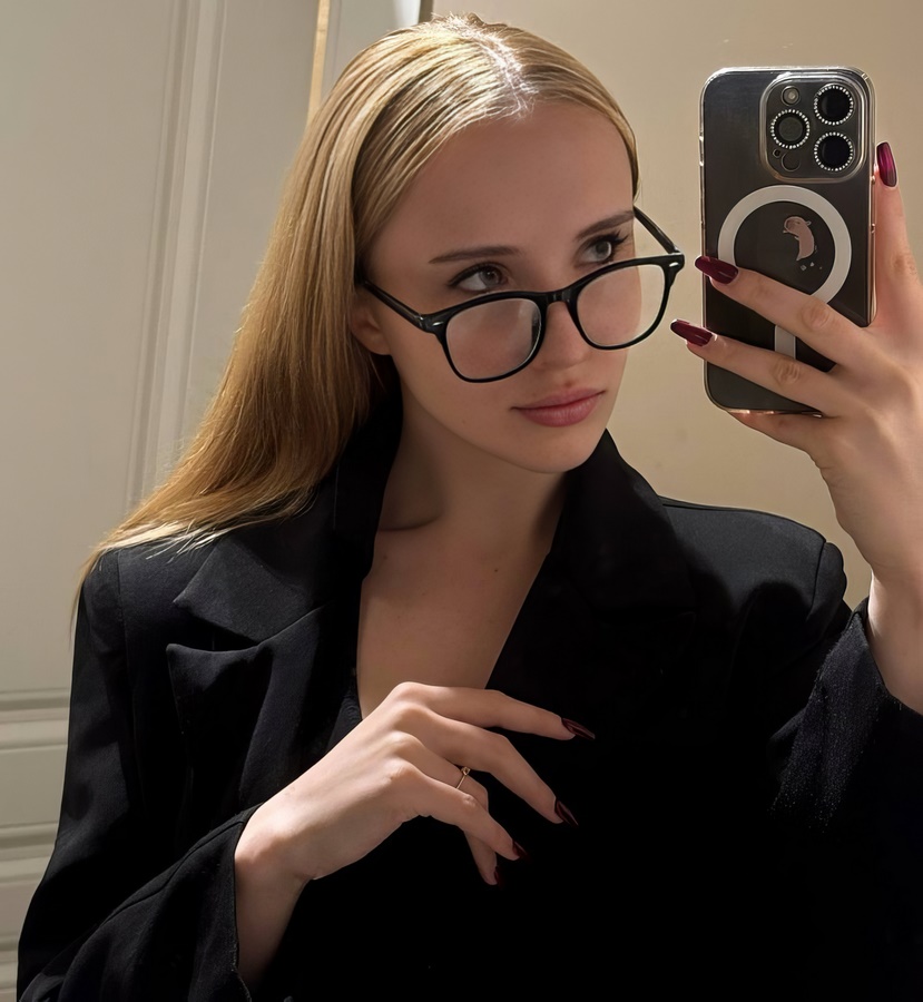 Polly Yangs Cute Homely Blonde in Braces Turned Out to Be an Anal Slut Who Only Fucks in the Ass and Mouth!