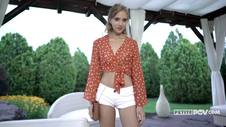 Oxana Chic - Petite Errand Girl