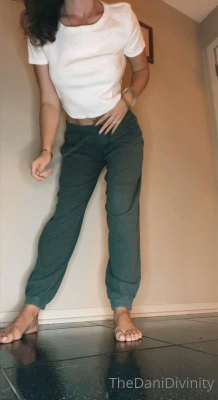 Dani Divinity aka thedanidivinity in clip This is only a tease. No cumming to this. You dont deserve it. If you cant take mea [SD 672P]