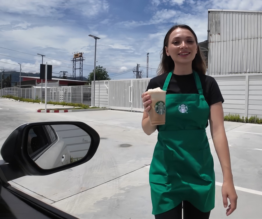 Maya Lis Cute Starbucks Barista Girl Fuck In The Car