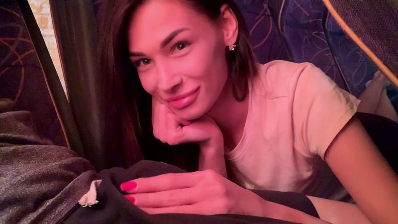 Fiamurr Hot Brunette Risky Sucked In Public Bus (Onlyfans) FullHD 1080p