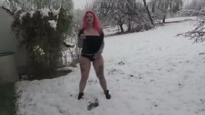 Valery_Venom - Frech in den Garten des Nachbarn gepisst [SD 404P]  (MyDirtyHobby)