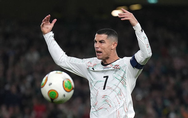 Роналду и красная карточка: первая за сборную