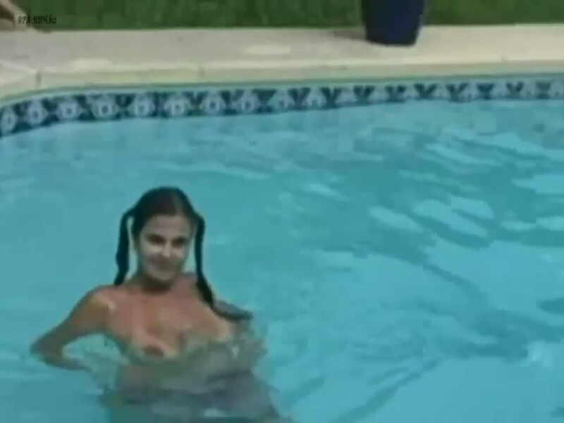 PRIVATPORNO - Im Hotelpool [HD 720P]  (MyDirtyHobby)