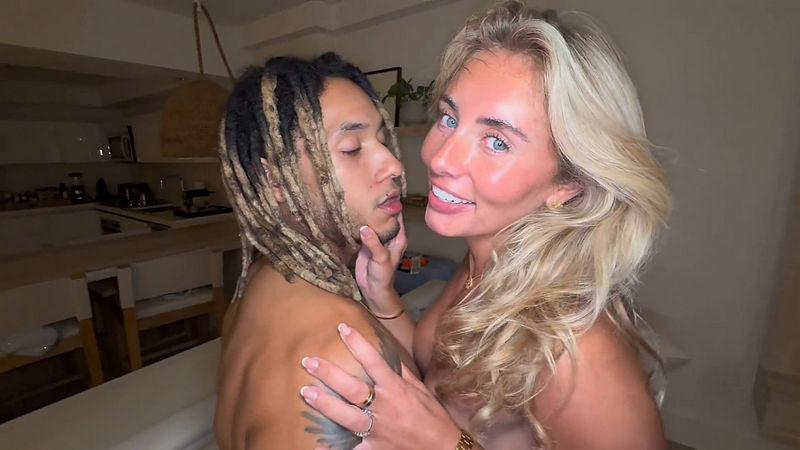 SCHOOLIES GIRLS SHARES HUGE COCK With The SPITTING Queen  Bonnie Blue Bonnie Blue (FullHD 1080p) - Onlyfans - [2025]