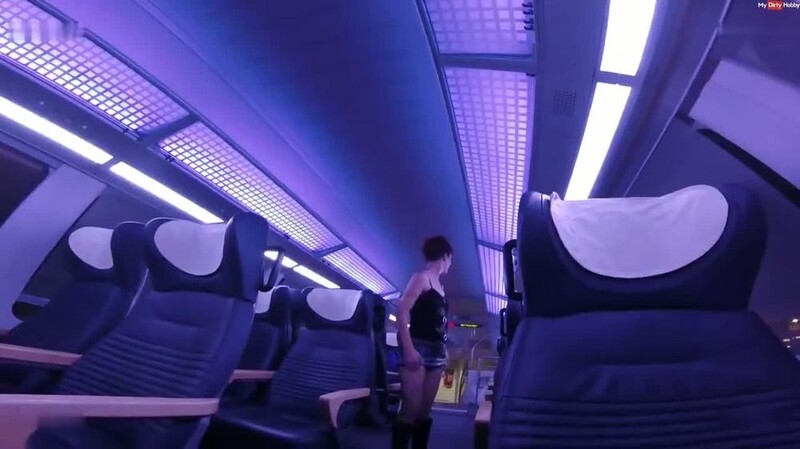 HornyRoxy - MEGADREIST Abgepisst in der ersten Klasse [HD 720P]  (MyDirtyHobby)