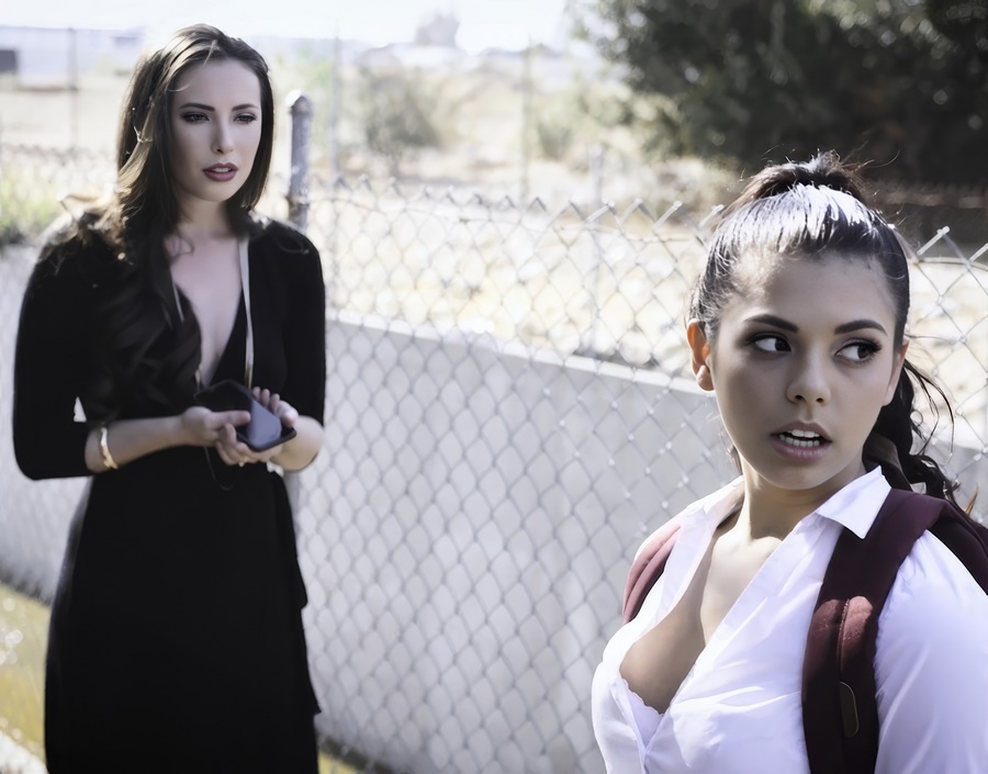 Gina Valentina, Casey Calvert Don'T Talk To Strangers