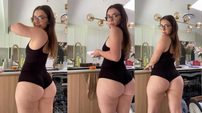 Lilith Cavaliere - Kitchen [FullHD 1080P]  (OnlyFans)