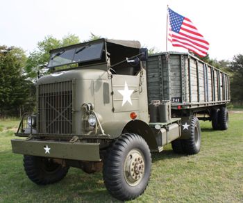 Autocar U7144T Walk Around