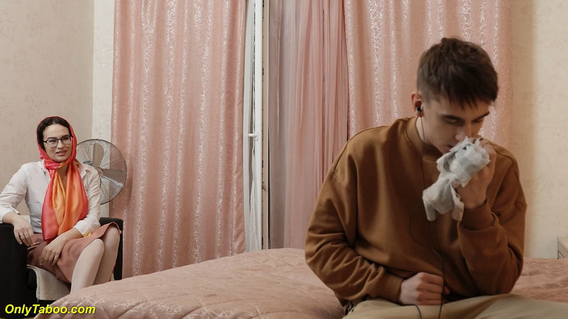 Karolina Rus  Rough Anal With Stepmom (FullHD 1080p) - OnlyTaboo - [2025]