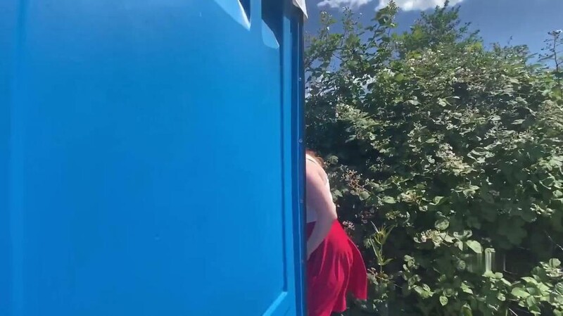 Mila-Hase - Versaute Sektschlampen pissen dreist NEBEN das Klo [FullHD 1080P]  (MyDirtyHobby)