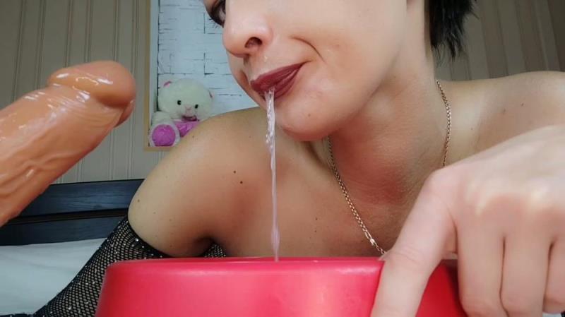 JuliaCrown - Disgust cook sex food for pet slave [HD 720P]