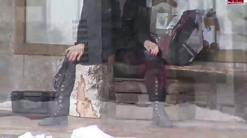 Privatdom - Pissen auf dem Marktplatz [HD 720P]  (MyDirtyHobby)