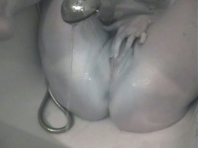 LuderChantal - SB Duschstrahl [HD 720P]  (MyDirtyHobby)