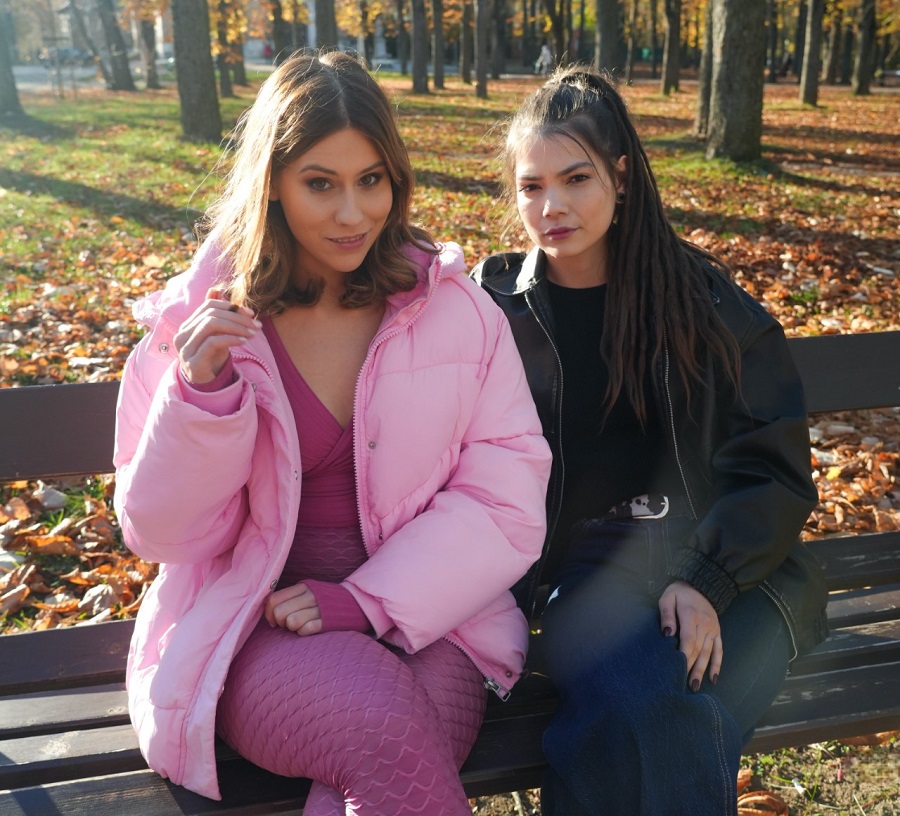 Amber Slassh A Man Tries To Pick Up Girls In The Park