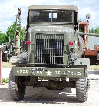 Autocar U7144T Walk Around