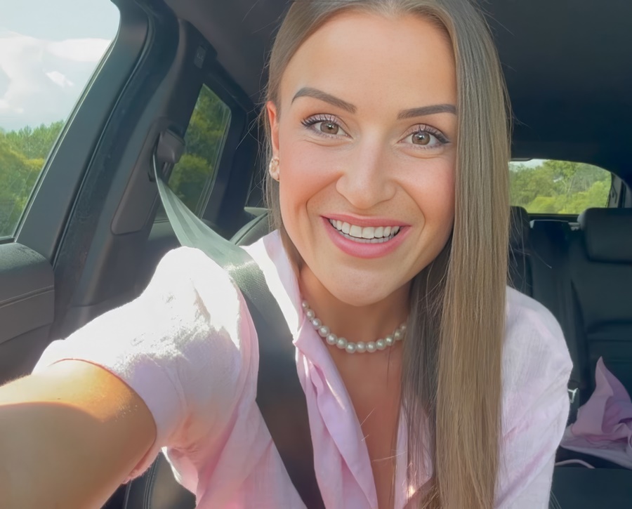 Anna Divina Hot French Girl Fuck With Uber Driver Outdoor Near His Car